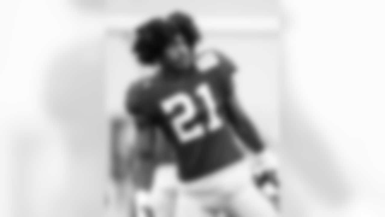RB DJ Giddens #21