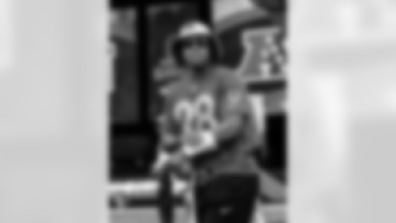 RB Jonathan Taylor #28