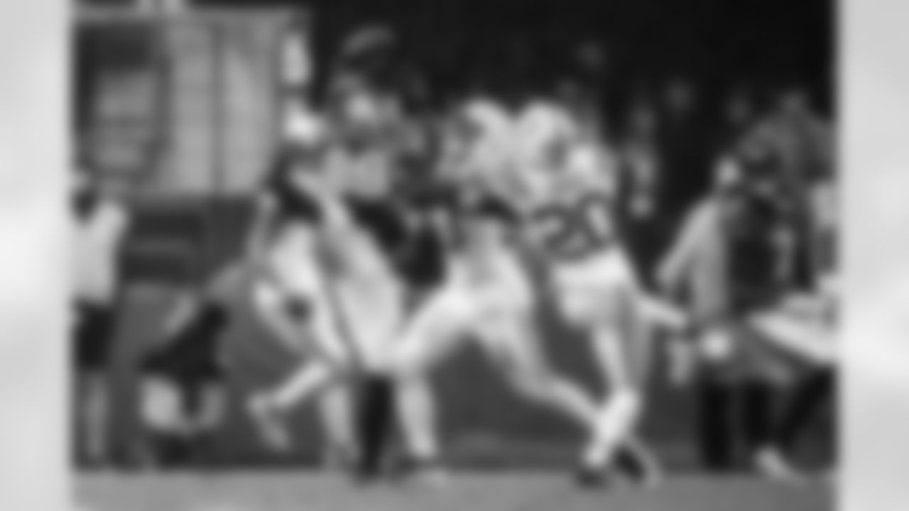 LB Germaine Pratt #53 and S Nick Cross #20