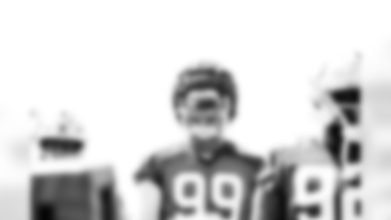 DT DeForest Buckner #99