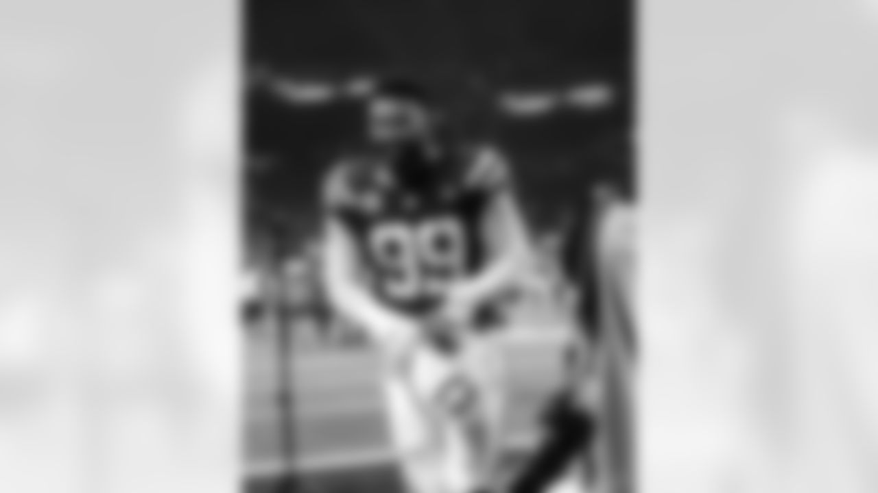 DT DeForest Buckner #99