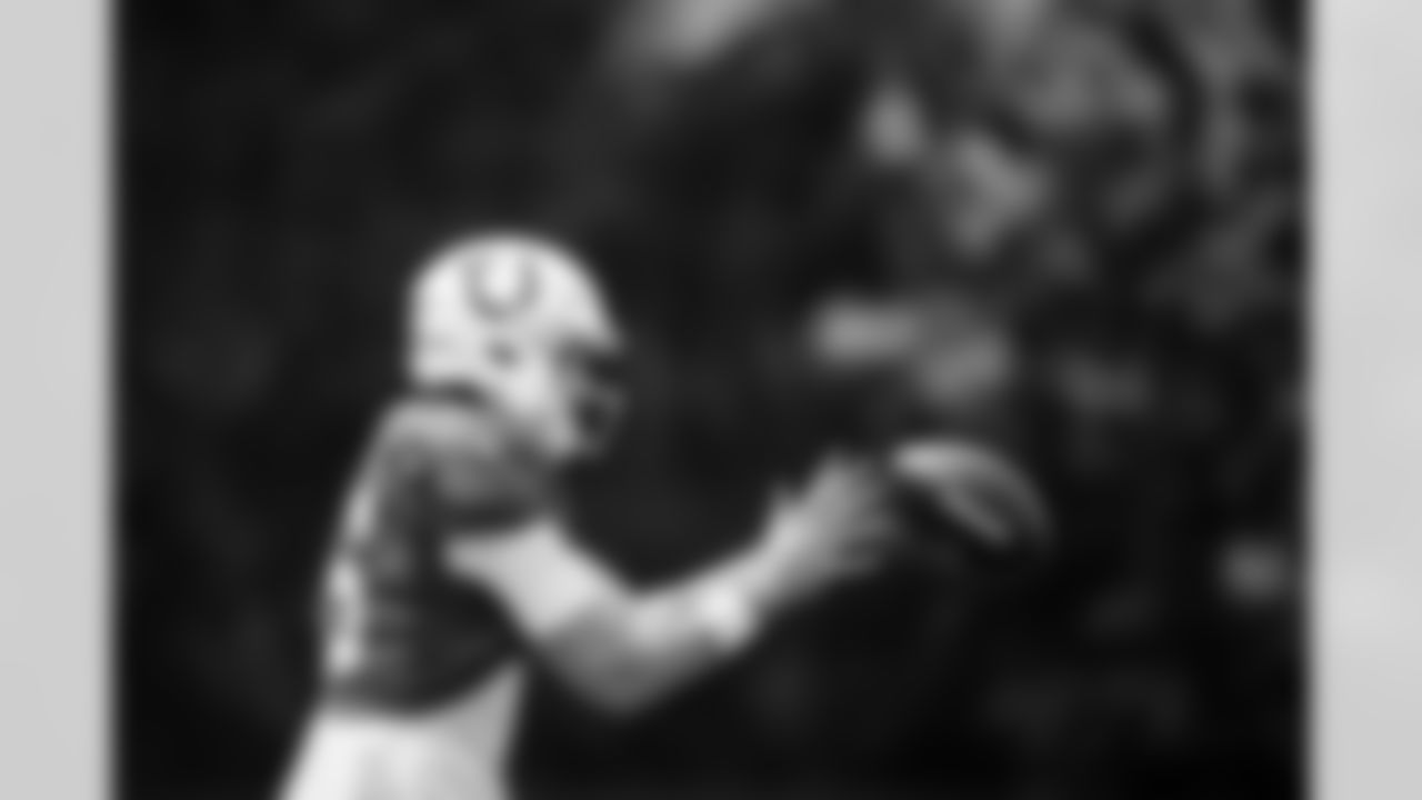QB Riley Leonard #15