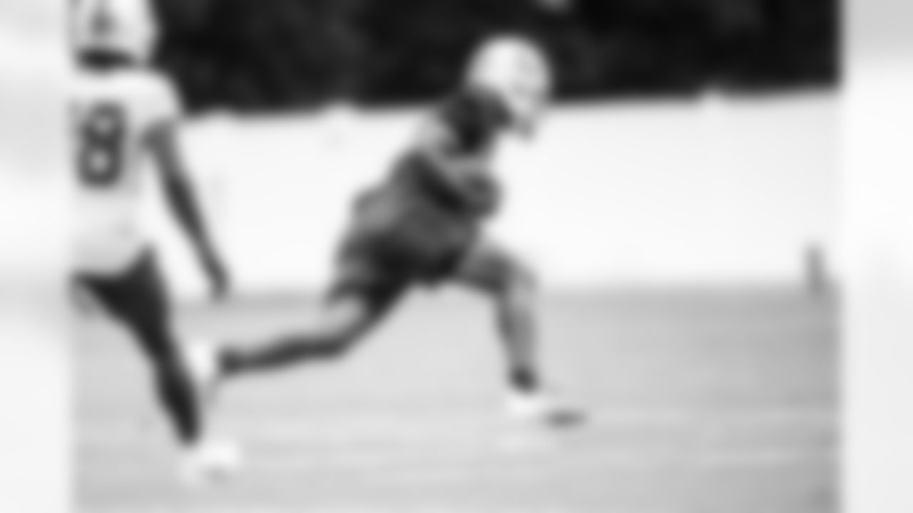 WR Adonai Mitchell #10