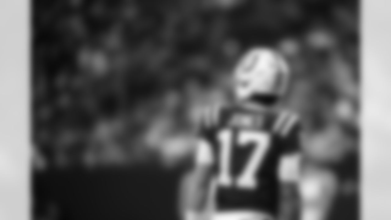 QB Daniel Jones #17