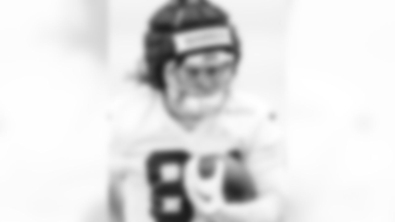 TE Tyler Warren #84