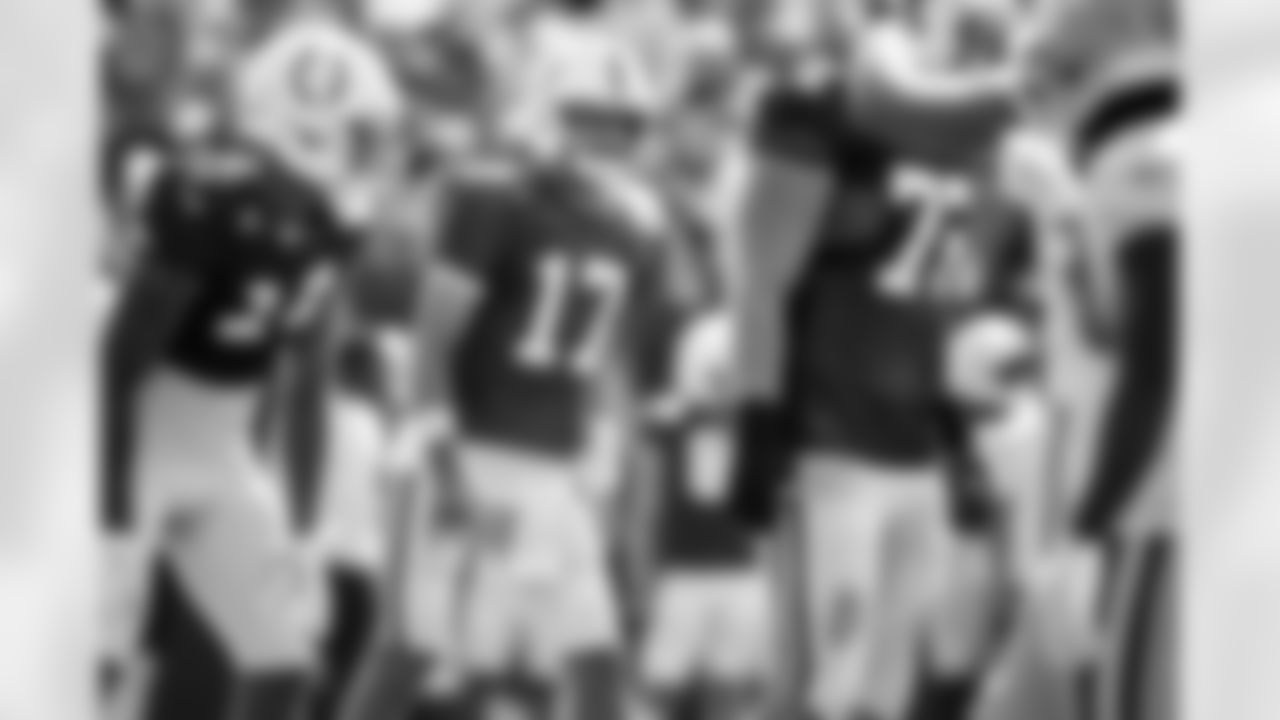 QB Daniel Jones #17