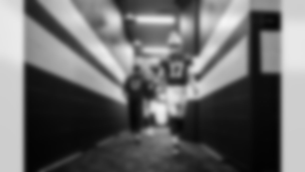 QB Brett Rypien #4 and QB Daniel Jones #17