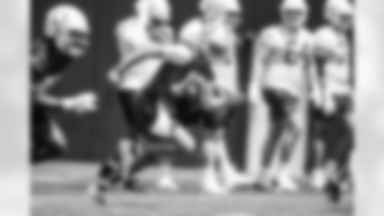 QBRiley Leonard#15