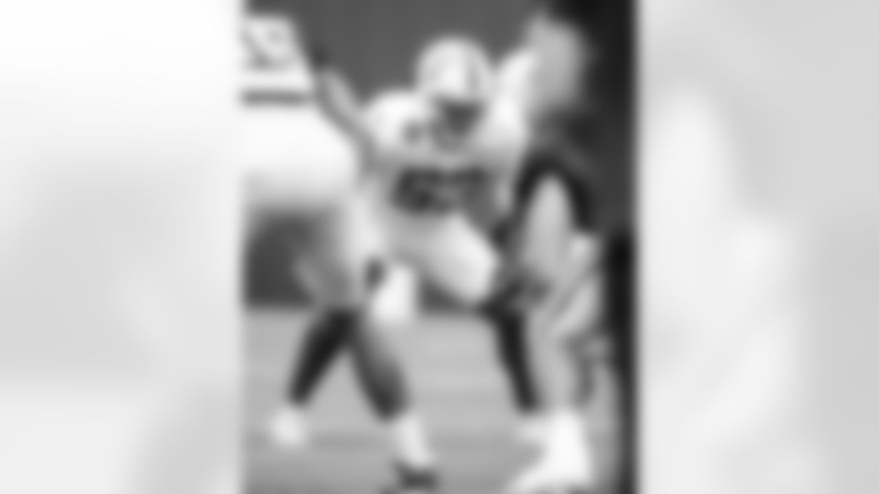 LB Solomon DeShields #53