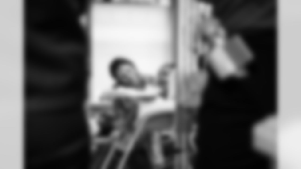 2025_1202_PMCH_Caroling_98318