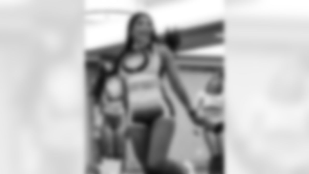 Colts Cheerleader - Cierra