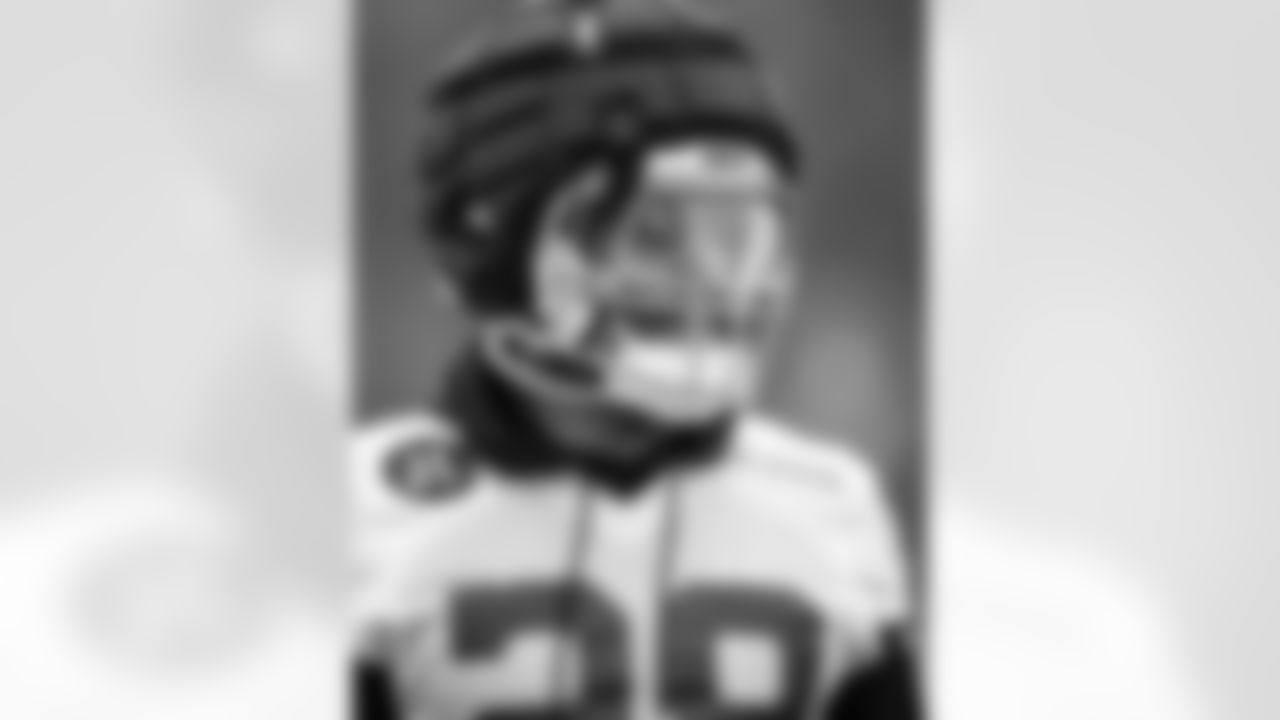 RB Jonathan Taylor #28