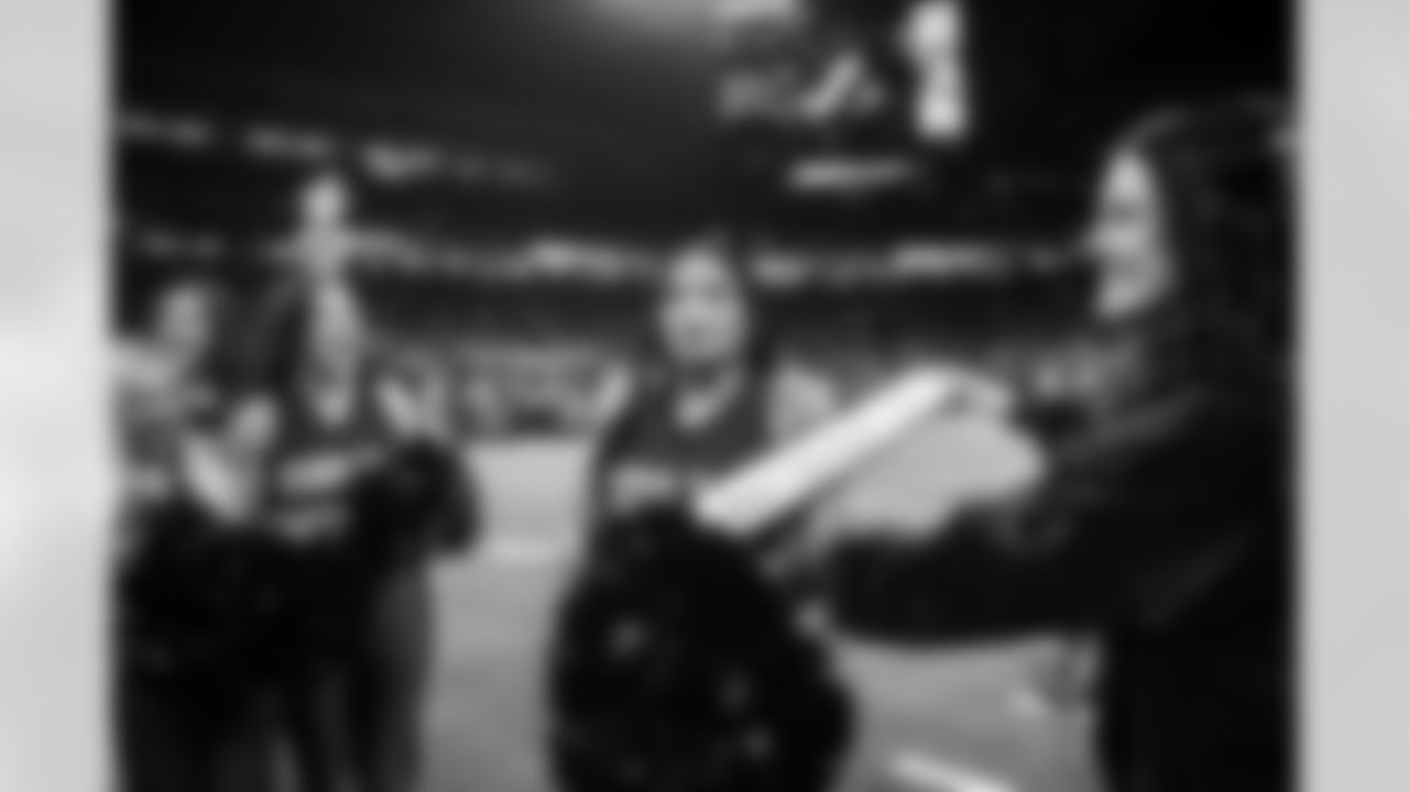 Jamie H., Danae M., Sophia S., Cierra B. and Kelly Tilley - Director of Cheerleading and Entertainment