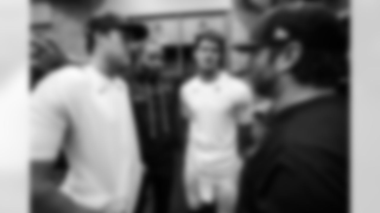 QB Riley Leonard #15, David Thornton Vice President of Team Engagement, QB Daniel Jones #17 and Alex Tanney Passing Game Coordinator
