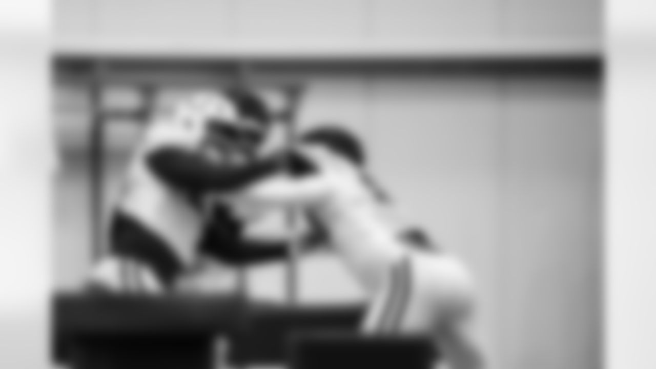 DT Tim Smith #93, DE JT Tuimoloau #91 and DT DeForest Buckner #99