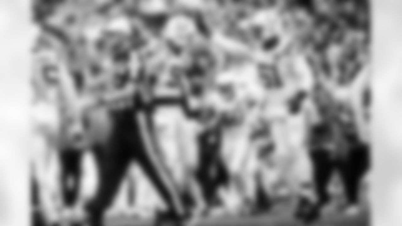 DE Laiatu Latu #97 and DE Kwity Paye #51