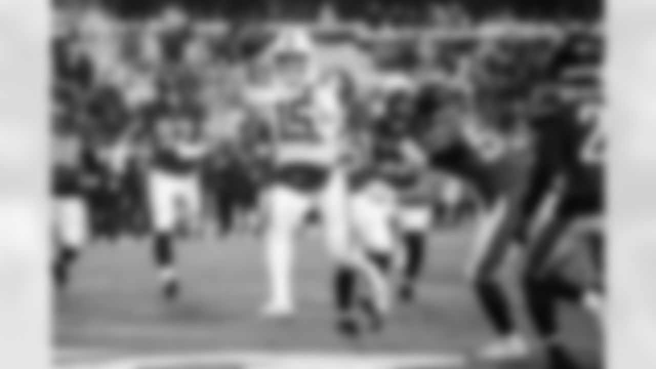 QB Riley Leonard #15