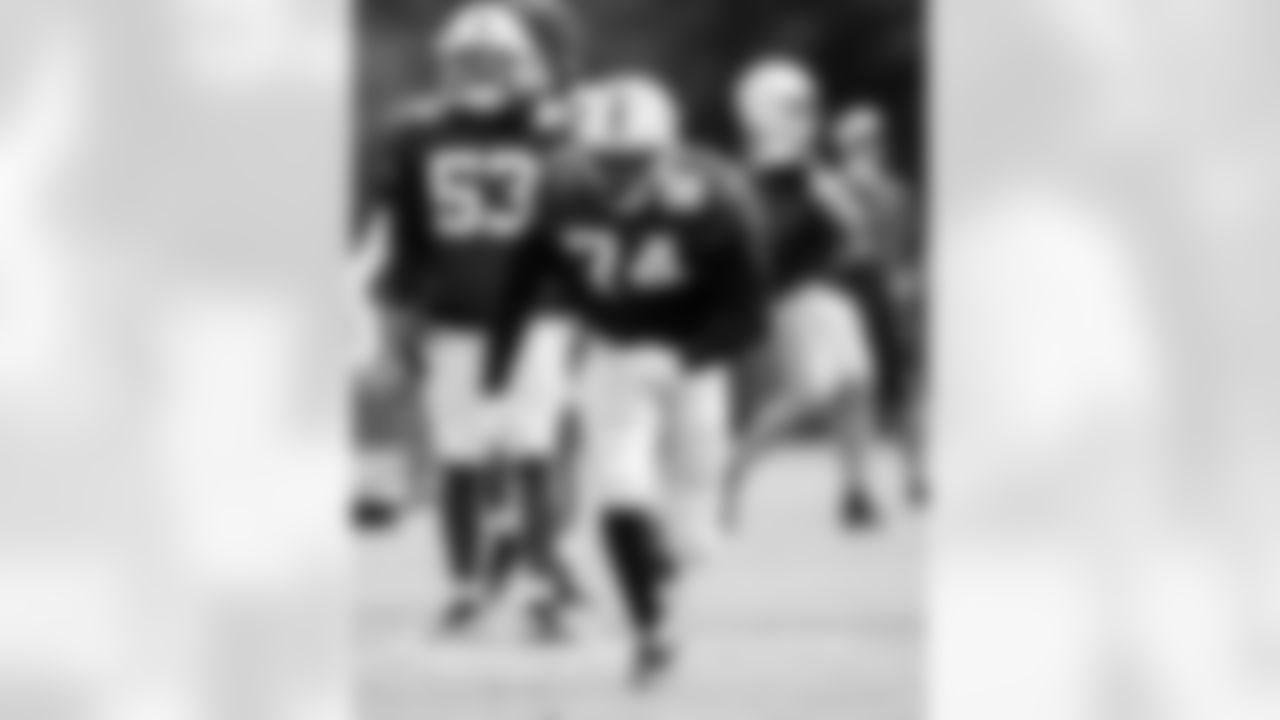 DE Durell Nchami #74