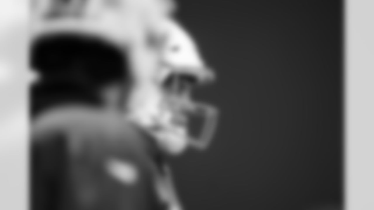 QB Riley Leonard #15