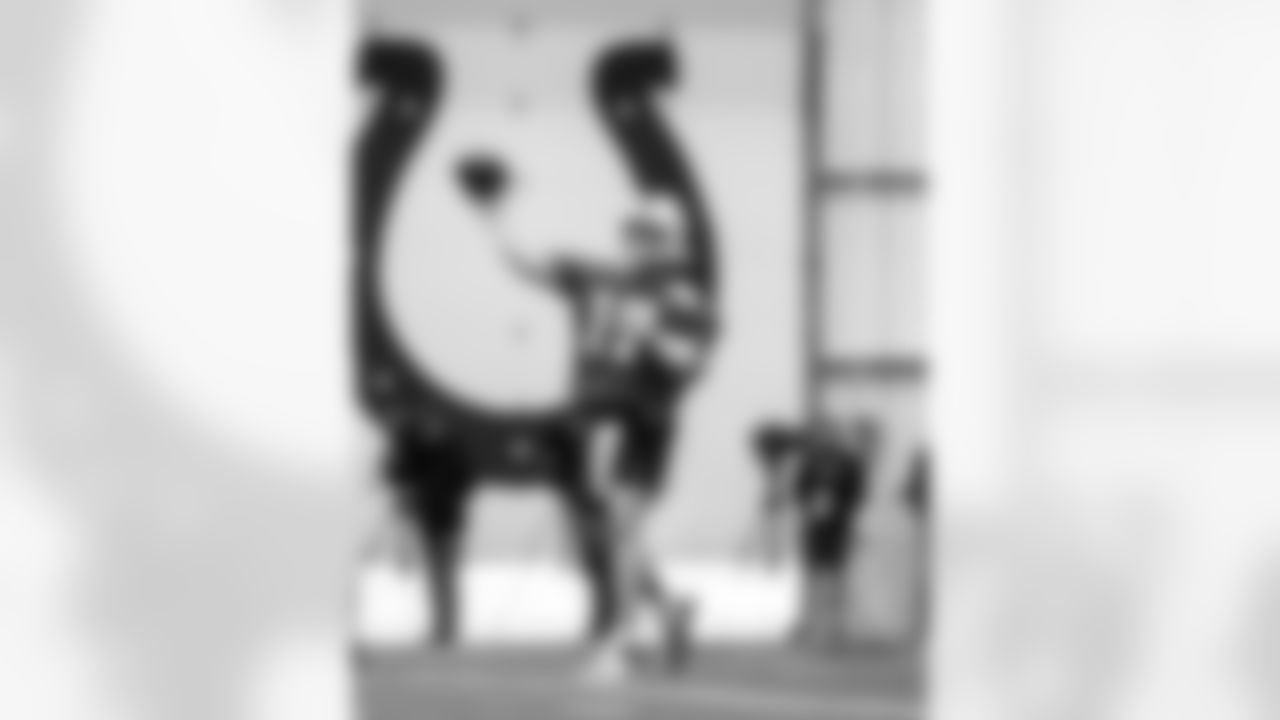 QB Philip Rivers #17