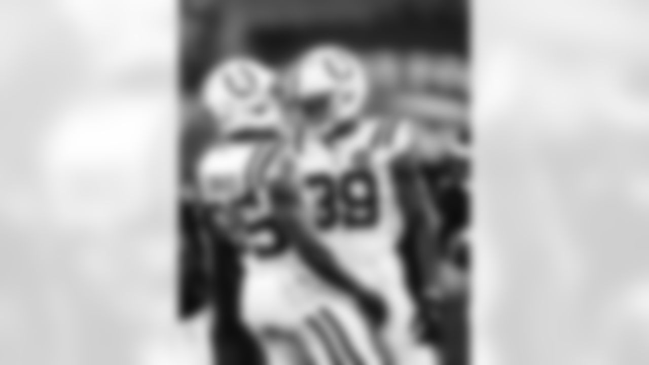 CB Johnathan Edwards #35 and CB Alex Johnson #39