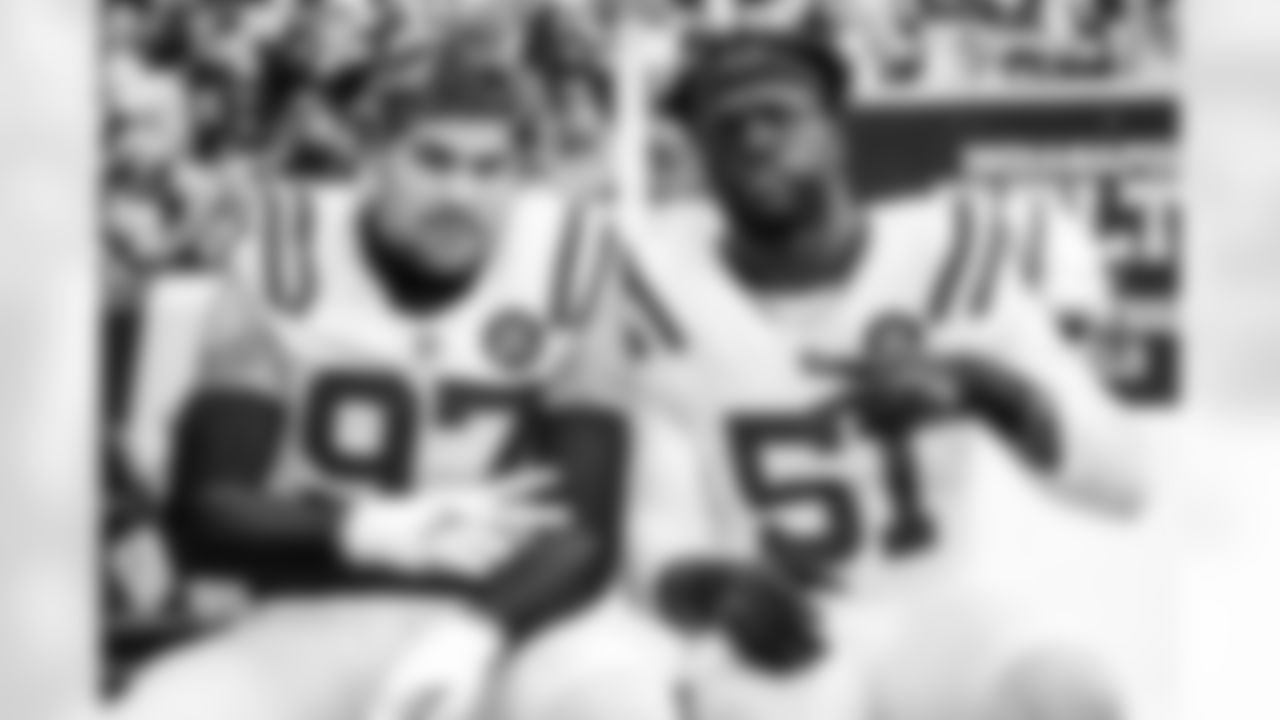 DE Laiatu Latu #97 and DE Kwity Paye #51