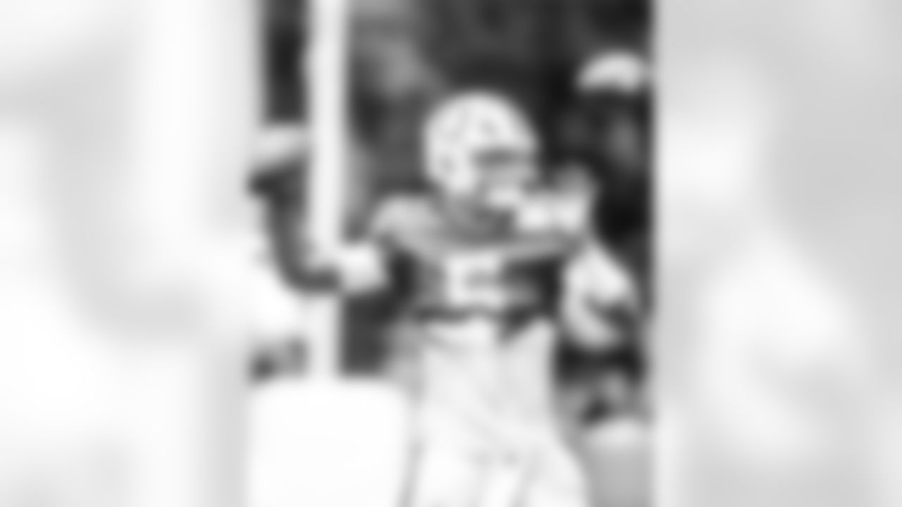 QB Anthony Richardson #5