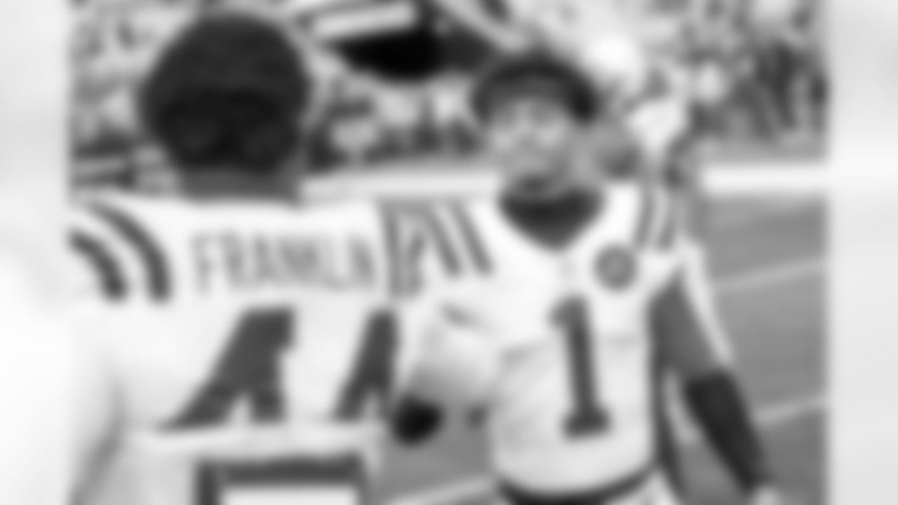 2025_1102_PIT_Pregame_0035