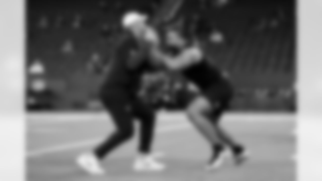 Kansas offensive lineman Enrique Cruz Jr. (17) participates in a drill during the 2026 NFL Scouting Combine on Sunday, March 1, 2026 in Indianapolis, Indiana. (Lauren Leigh Bacho/NFL)