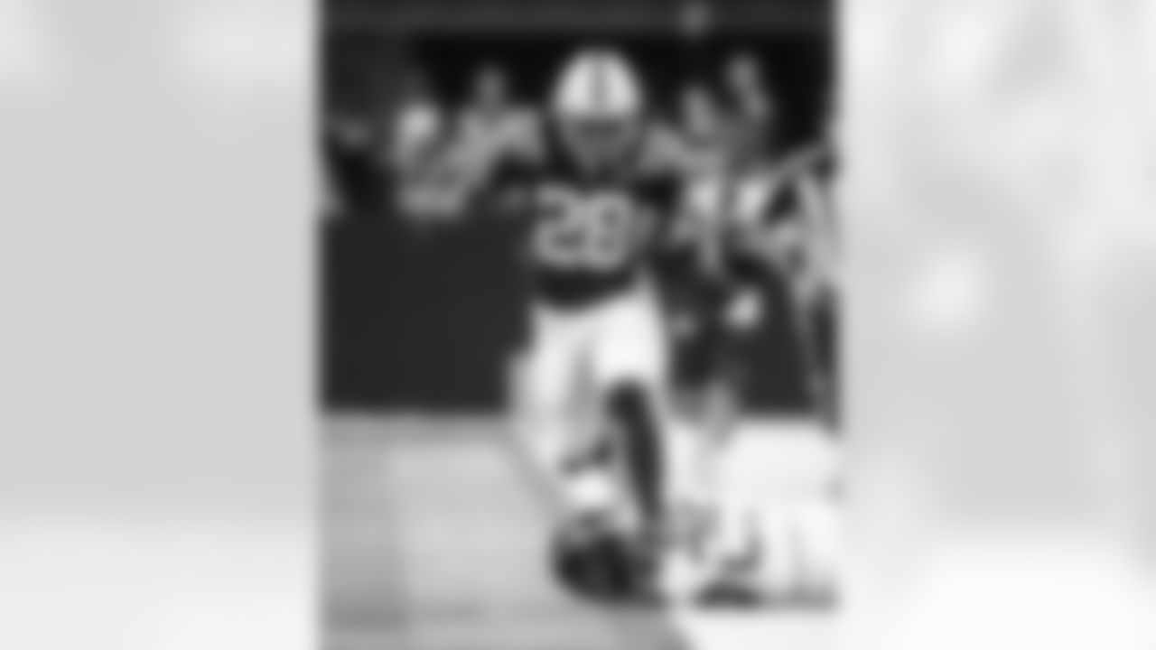 RB Jonathan Taylor #28