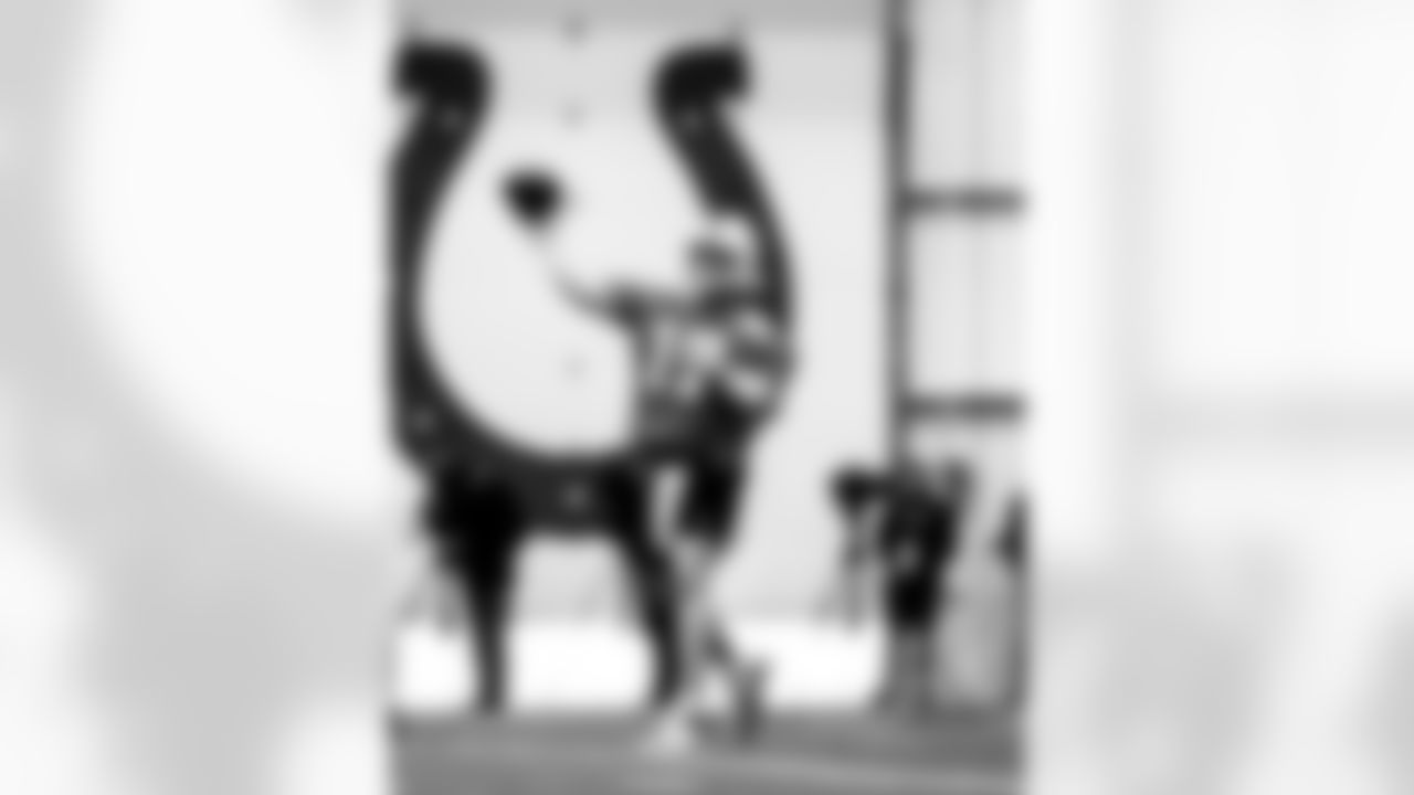 QB Philip Rivers #17