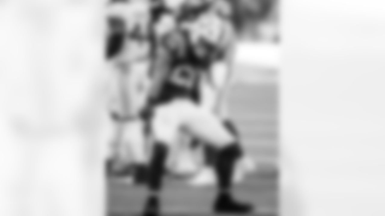 LB Buddy Johnson #59