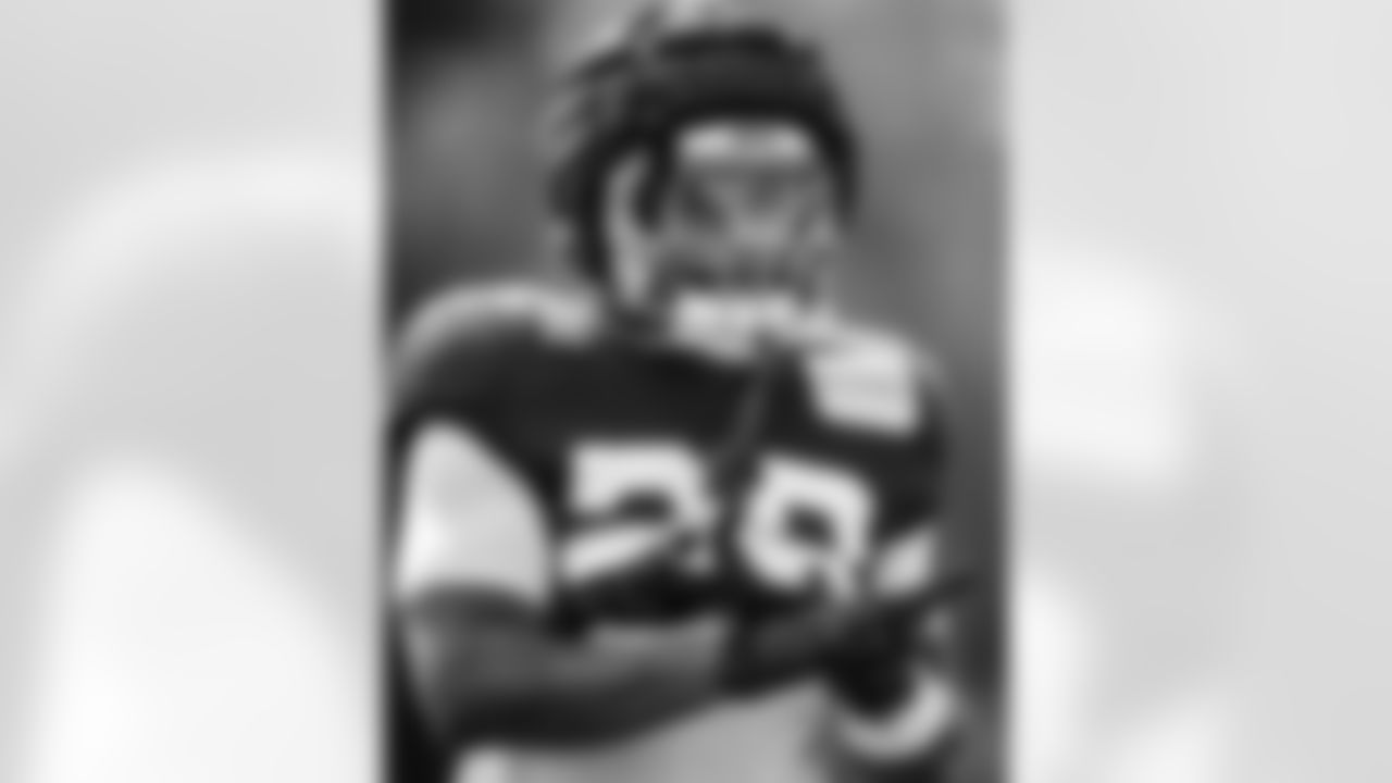 RB Jonathan Taylor #28