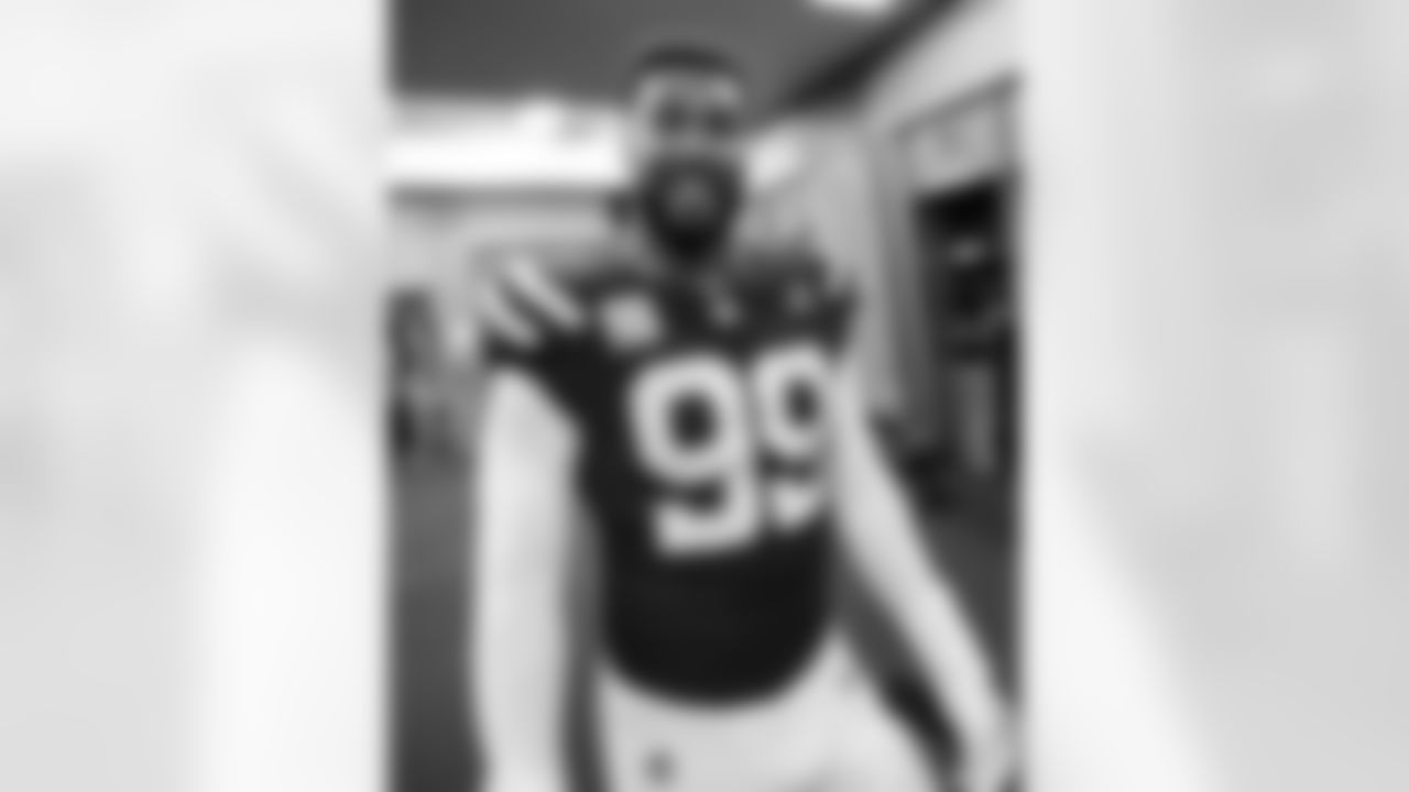 DT DeForest Buckner #99