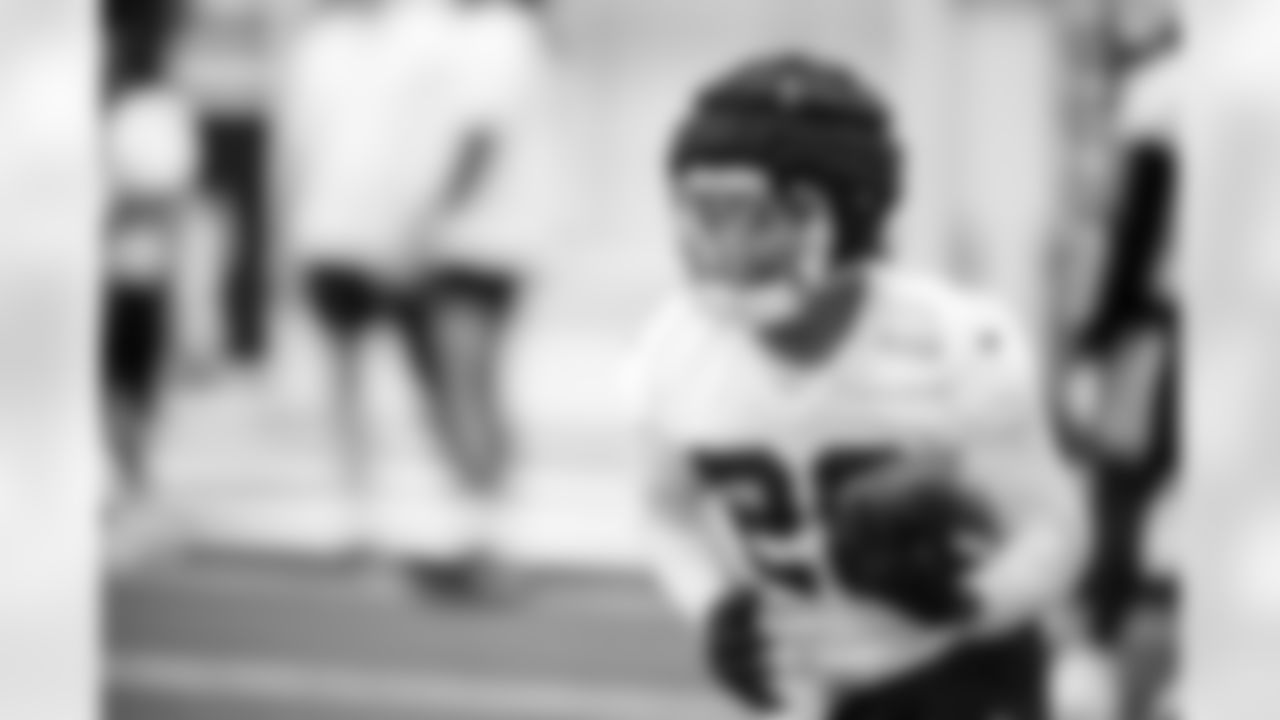 RB Jonathan Taylor #28