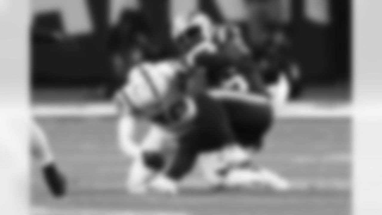 40 CB Jaylon Jones