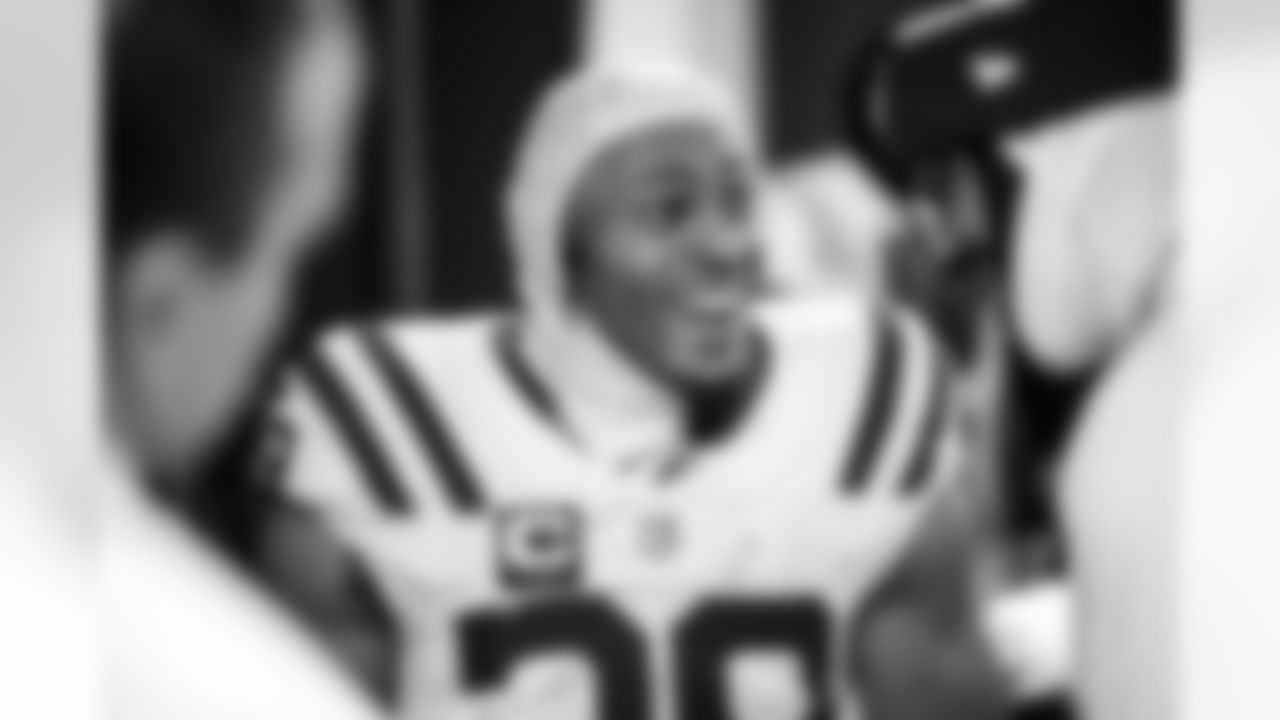 RB Jonathan Taylor #28 and QB Anthony Richardson #5