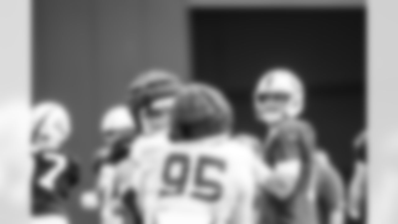 QB Daniel Jones #17