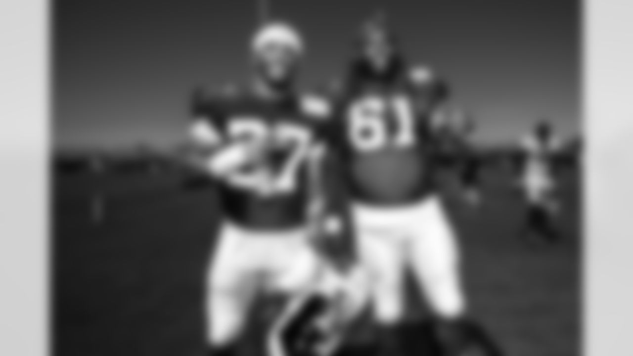 CB Justin Walley #27 and DT Devonta Davis #61