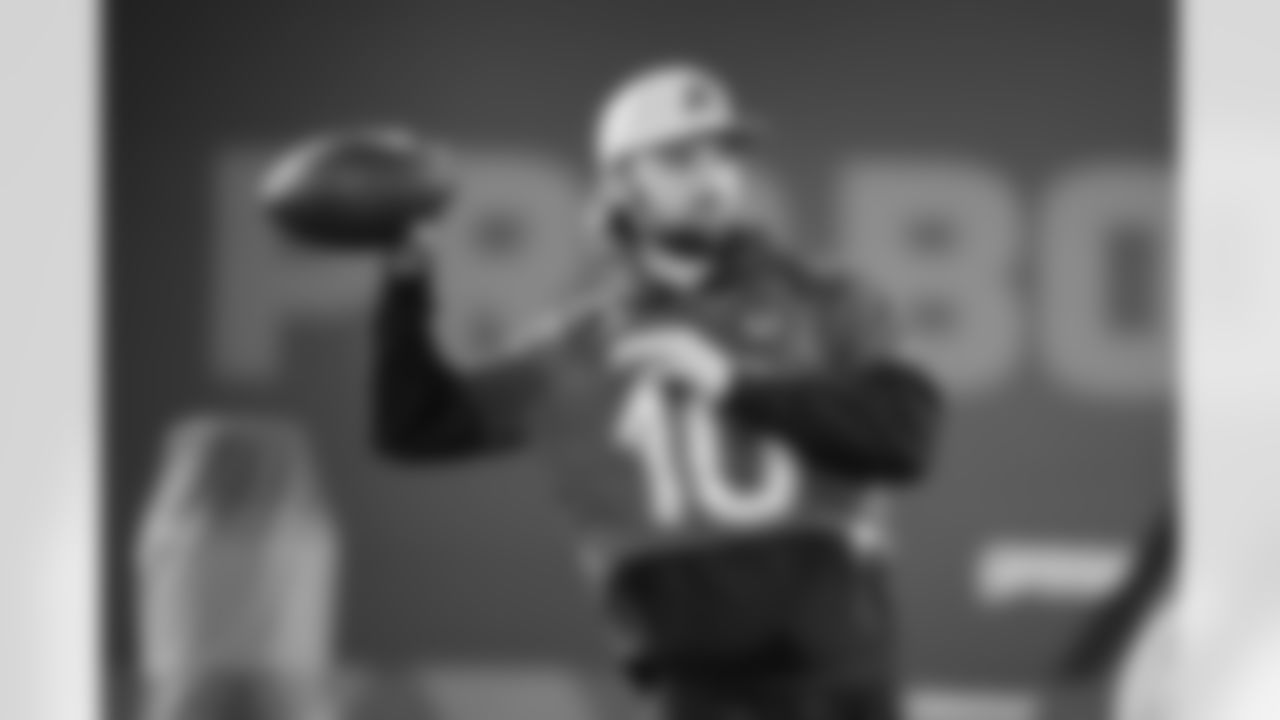 Indianapolis Colts quarterback Gardner Minshew (10) warms up during the 2024 Pro Bowl Skills Showdown on Thursday, February 1, 2024 in Orlando, Florida. (Ben Liebenberg/NFL)
