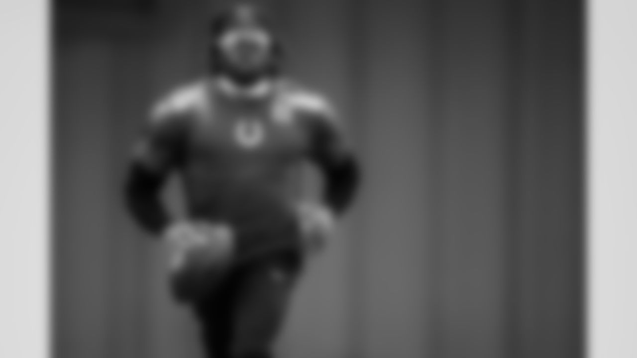 CB Kenny Moore II #23