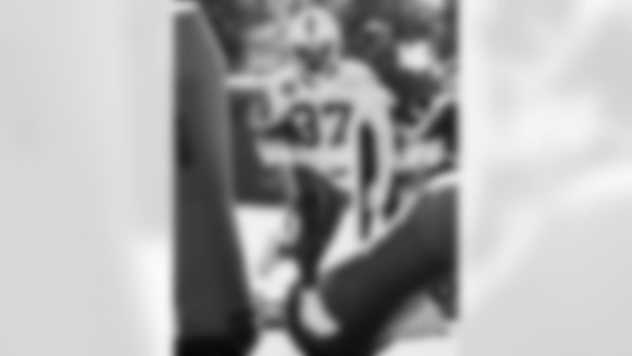 RB Ulysses Bentley IV #37