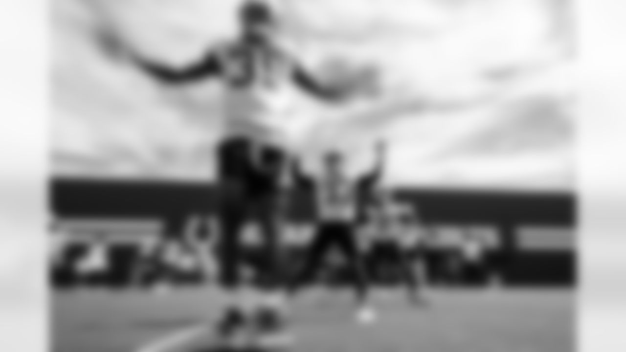 CB Mike Hilton #33 and CB Johnathan Edwards #35