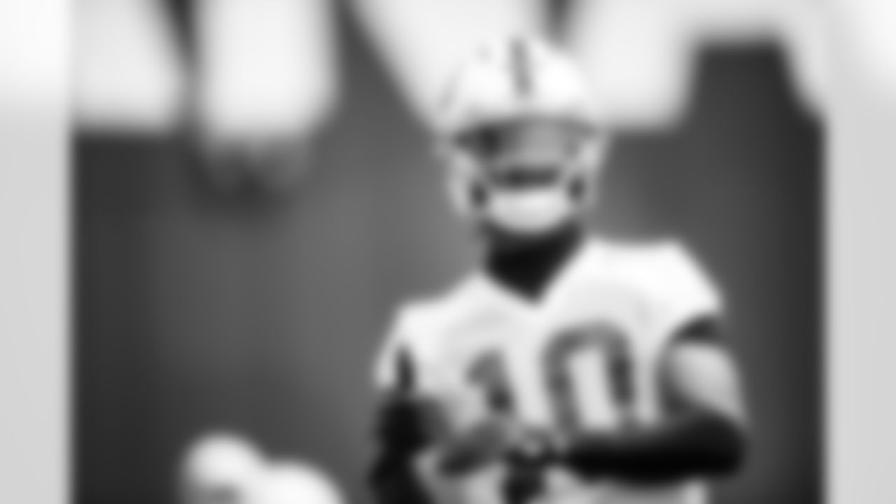 WR Adonai Mitchell #10