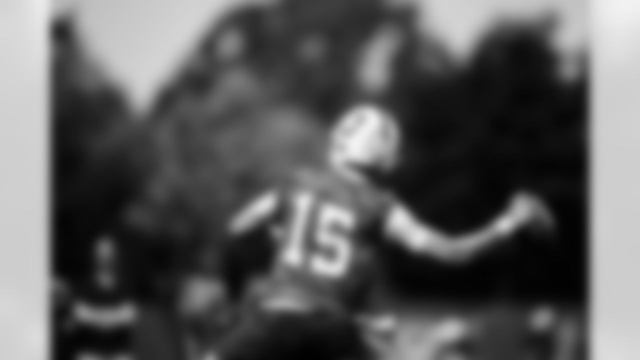 QB Riley Leonard #15