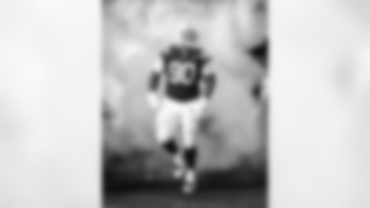 DL Grover Stewart #90