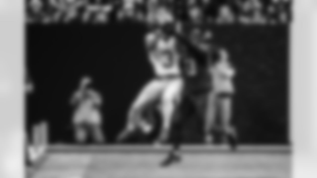 LB Germaine Pratt #53