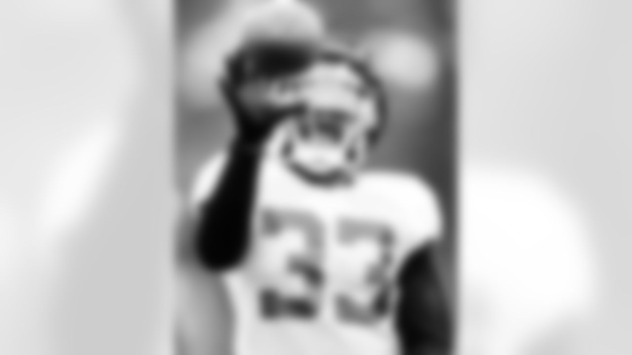 CB Samuel Womack III #33