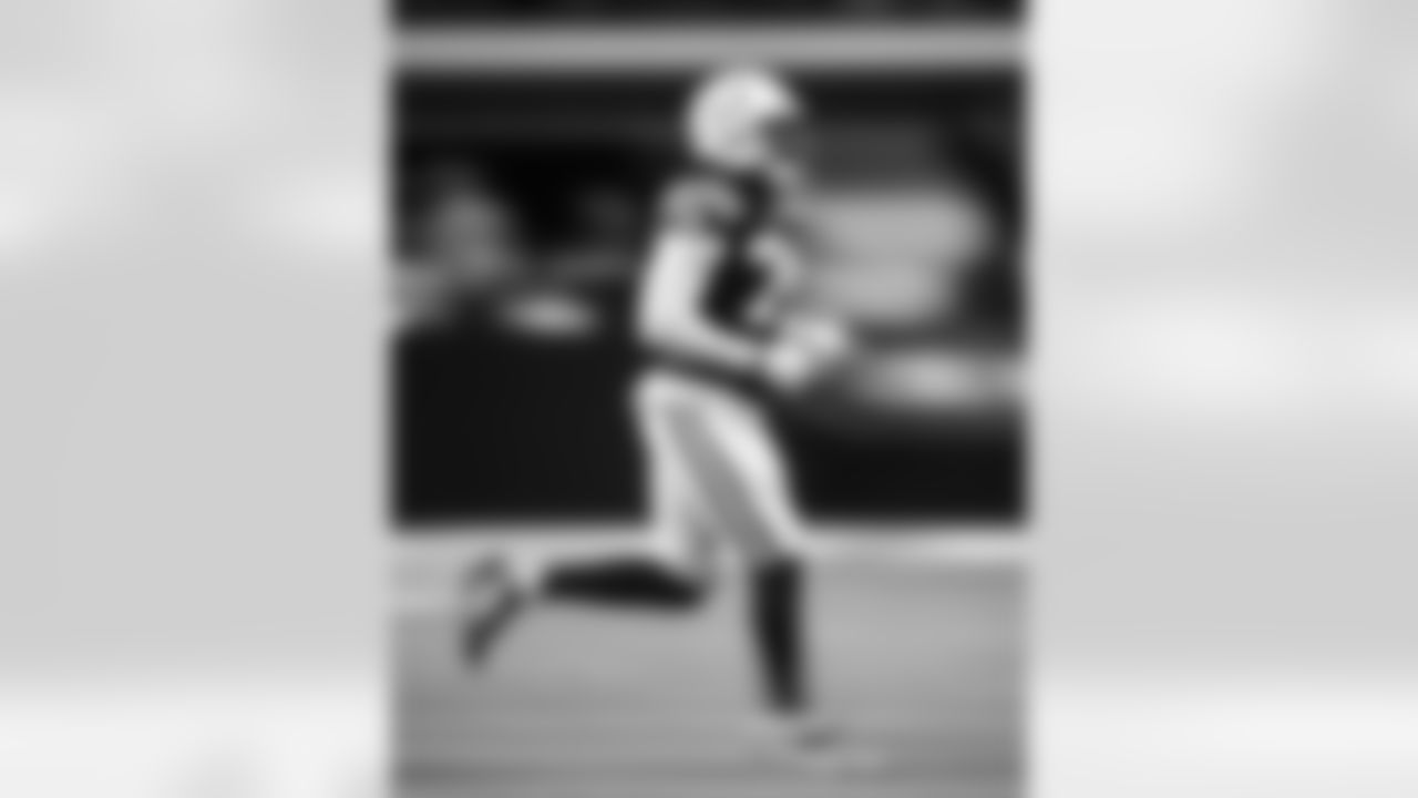 DE Durell Nchami #74