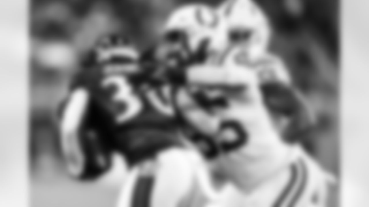 DE Isaiah Land #55